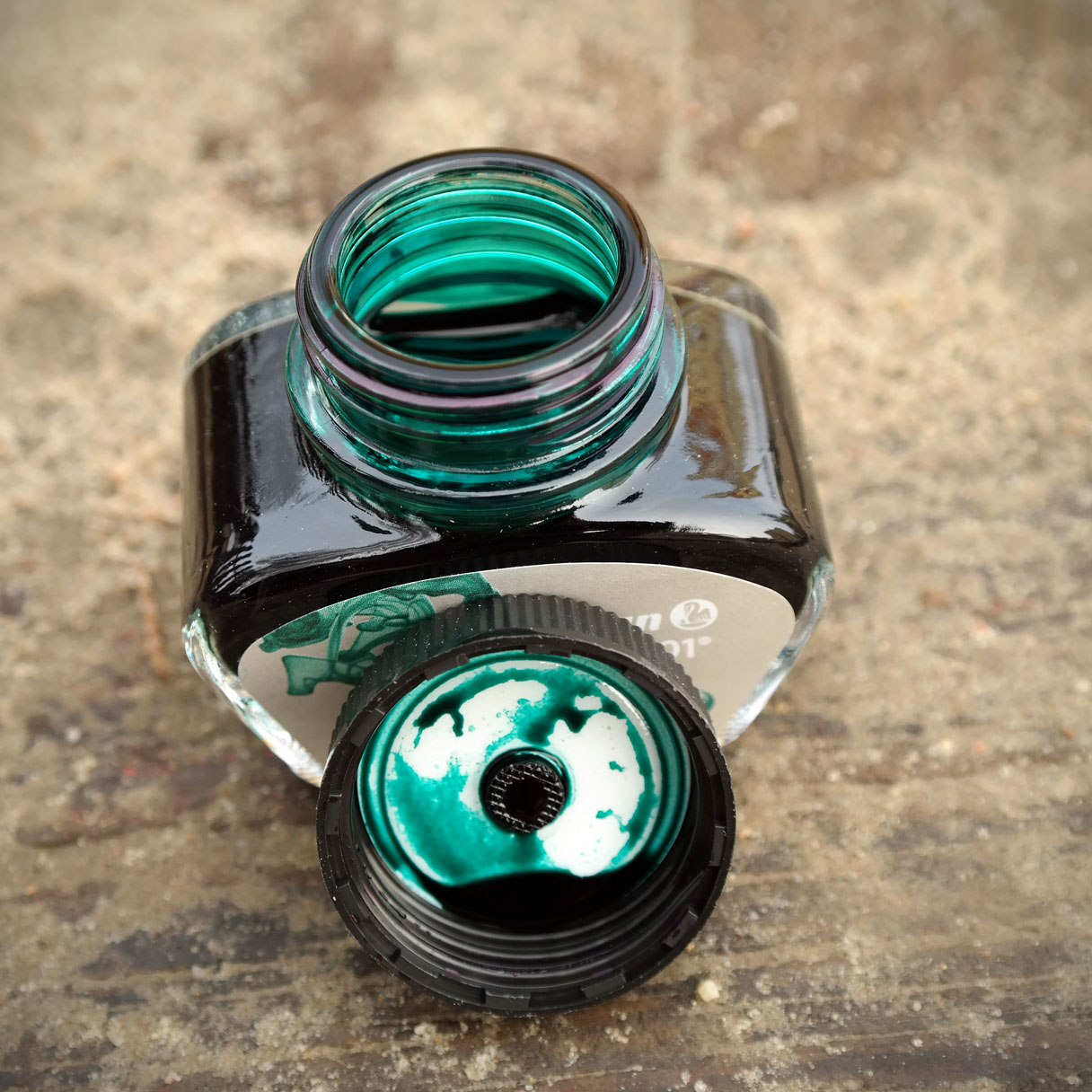 fpn_1455984143__darkgreen_pelikan_bottle