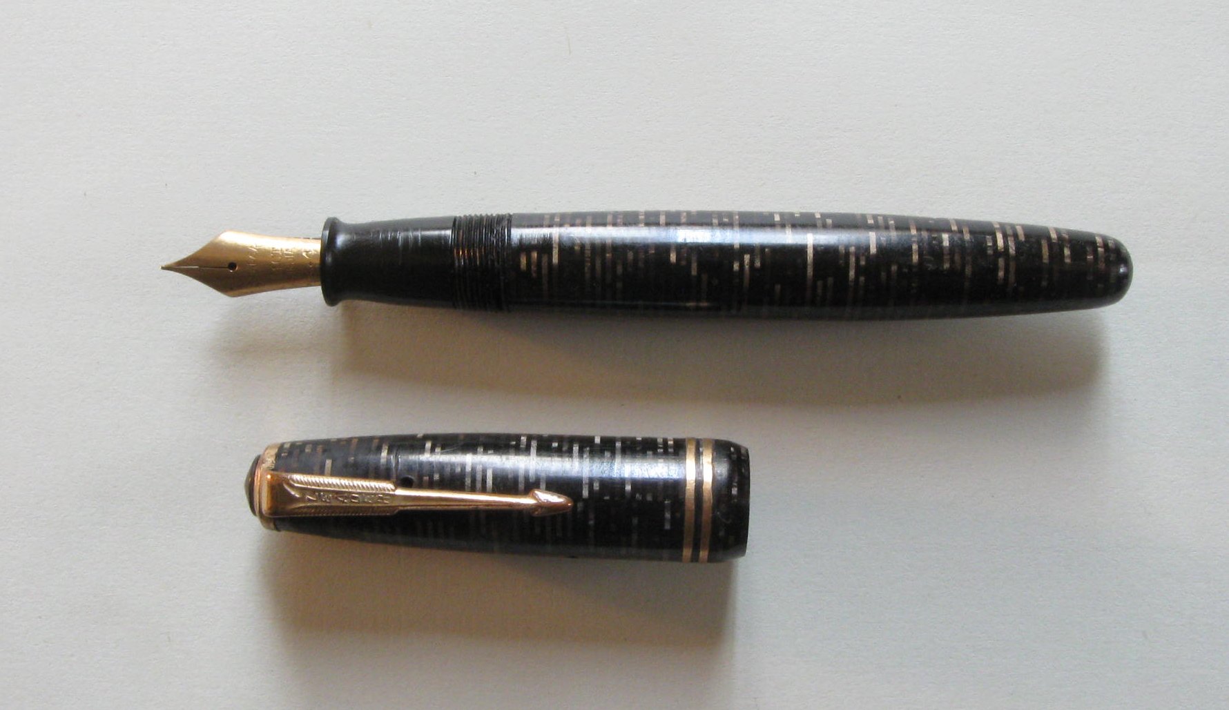 Leader And Ratnam Pens Pictures & Pen Photography The Fountain Pen