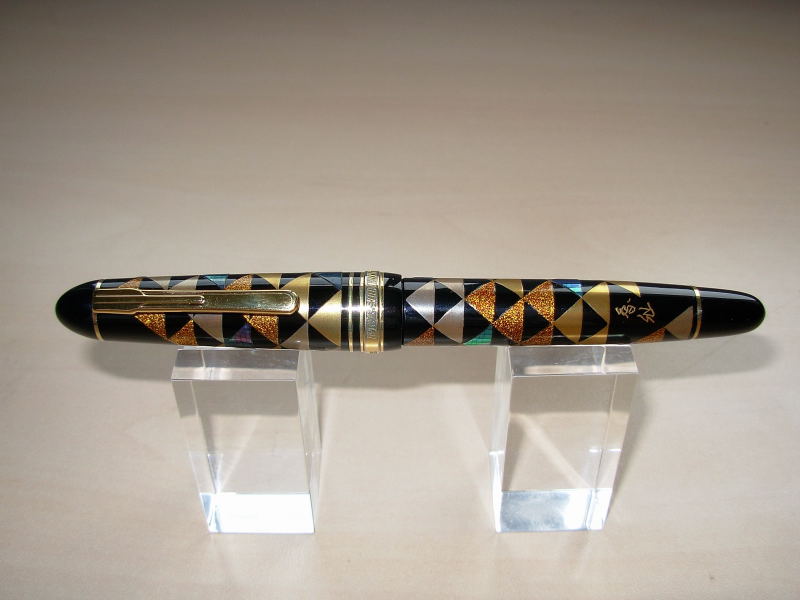 http://www.fountainpennetwork.com/forum/uploads/post-8-1152035073.jpg