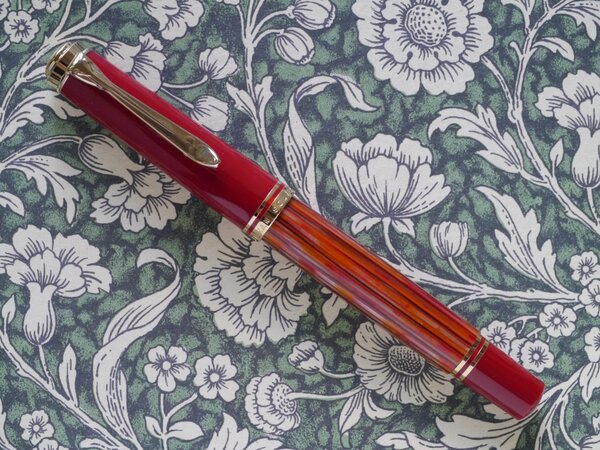 P1200390-3 Pelikan M600 red tortoise.jpg