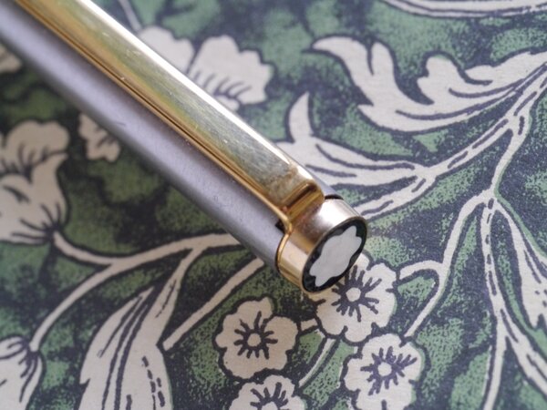 P1200221-3 Montblanc ballpoint.jpg