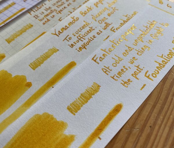 pelikan edelstein - golden beryl - sample text photo detail.jpg