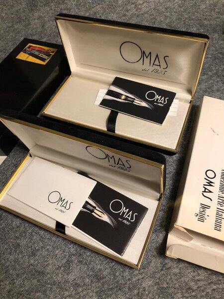 Omas Extra 555F 1930 white box.jpg