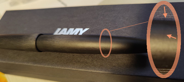 Demarcation between barrel and piston knob on a Lamy 2000