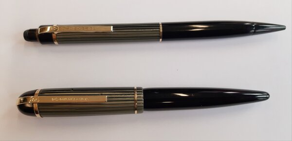 Eversharp Skyline black with green cap 01.jpg