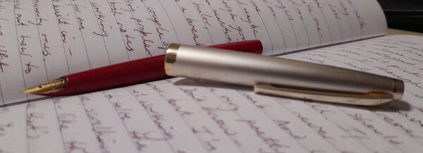 Pilot Elite red 18k script nib