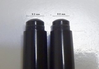 The cap top of model 400 (left) and 400N (right)