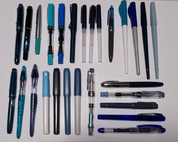 blue_pens.jpg