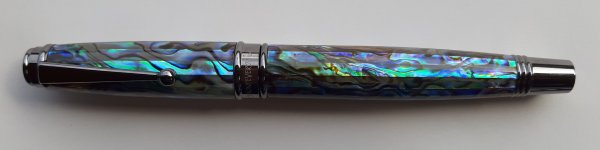 Monteverde Invincia Deluxe Abalone_01.jpg