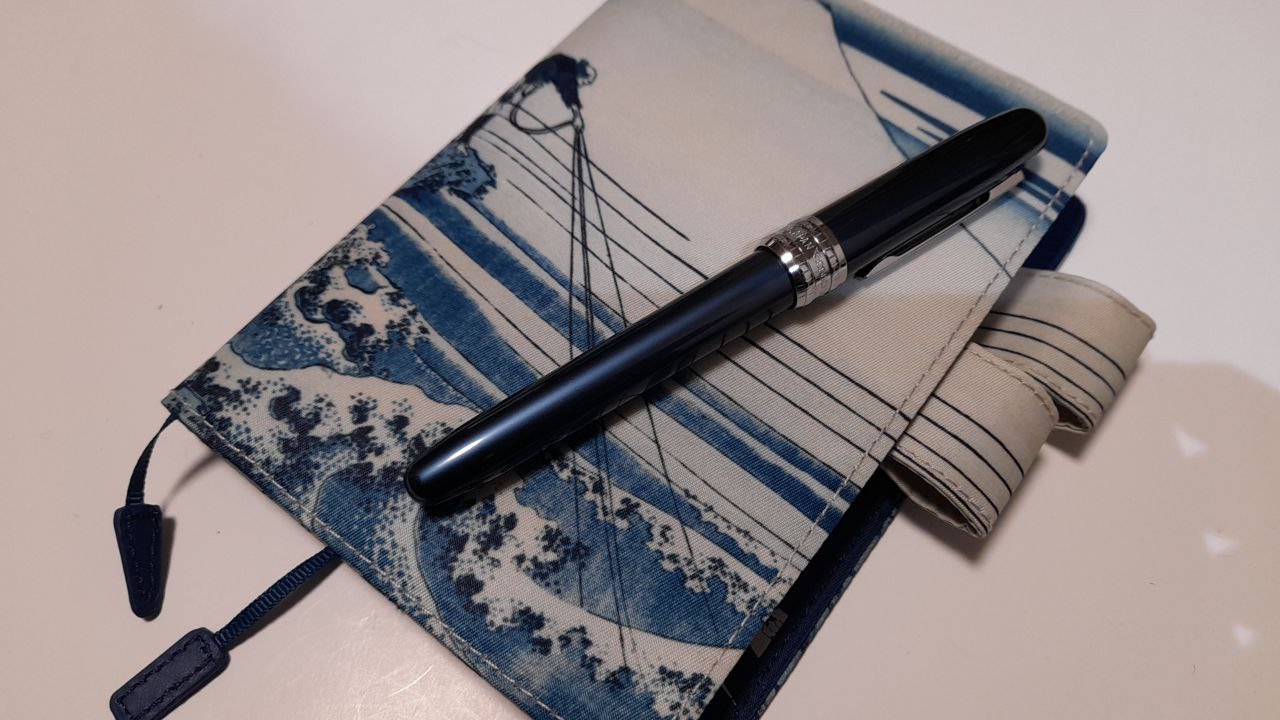 large.Hobonishi_A6_PlatinumPlaisirBlue.jpg.143d130184980c1084cba42bcd95ae72.jpg