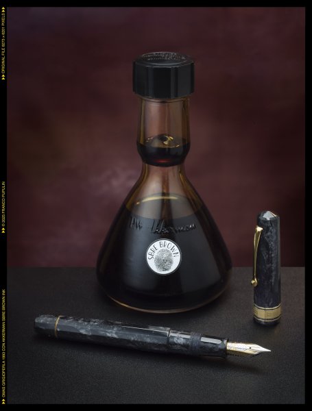 Omas Grigioperla 1993 con Akkerman SBRE Brown ink (senza riflesso) ©FP.jpg