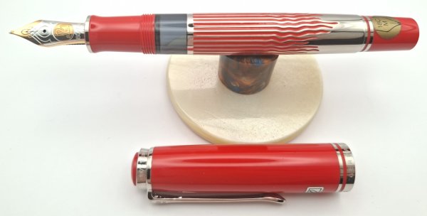 Pelikan M800 1000 Jahre Österreich_02.jpg