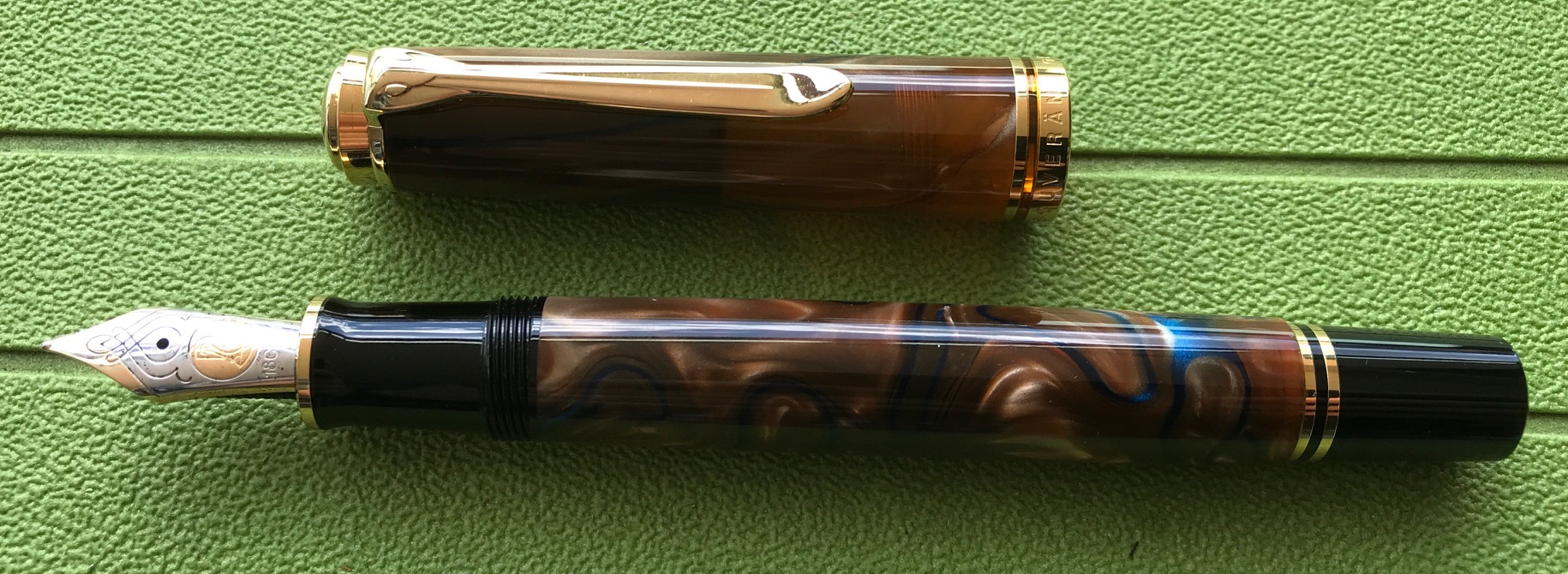 Pelikan Souveran M800 GRAND-PLACE 万年筆 Pelikan Souveran M800 Grand Place Fountain Pens