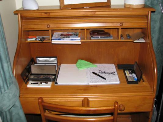writing.desk.JPG