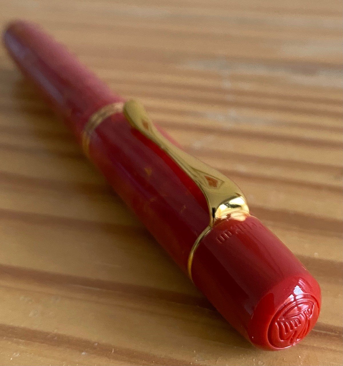 wenselijk Ijver Politie Pen Pit Stop : Pelikan M101N Bright Red - Fountain Pen Reviews - The  Fountain Pen Network
