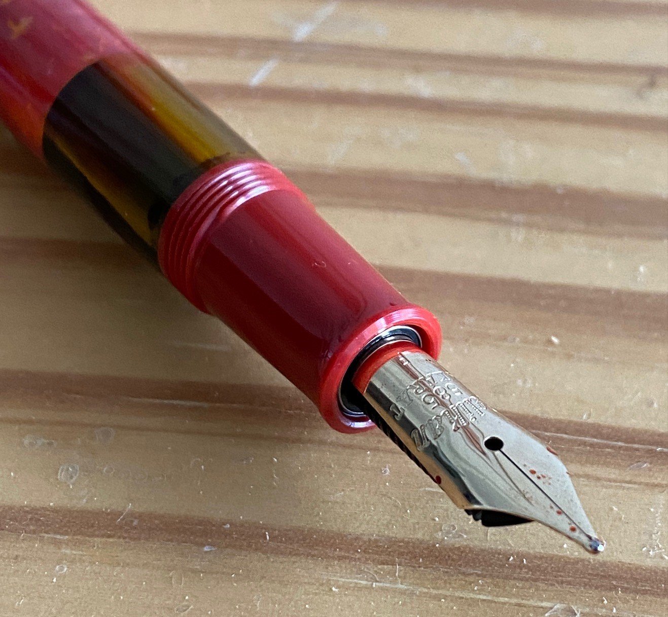Pen Stop Pelikan M101N Bright Red - Fountain Pen Reviews - The Fountain Pen Network