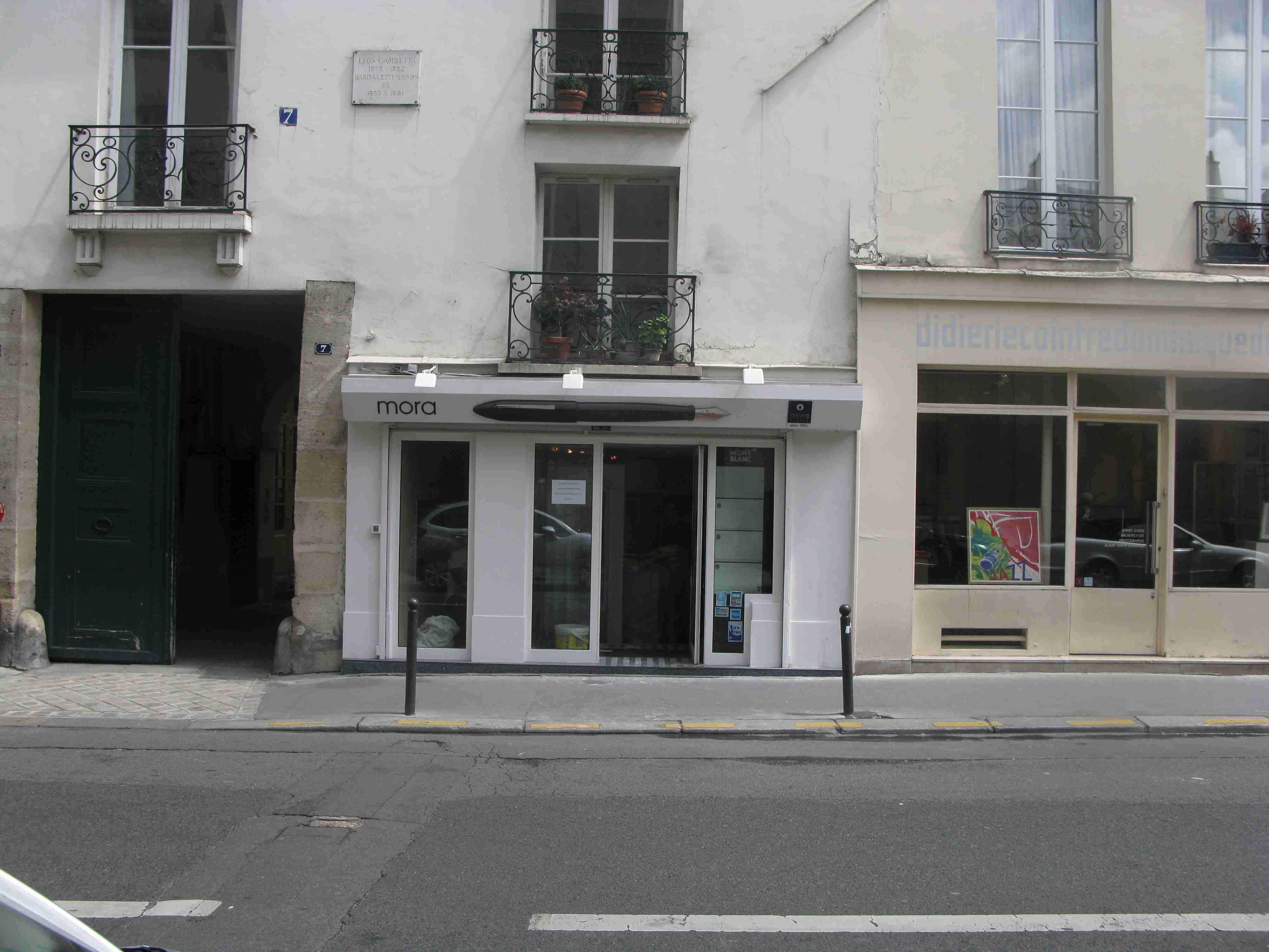 Fountain Pen Stores In Paris? Fountain & Dip Pens First Stop The