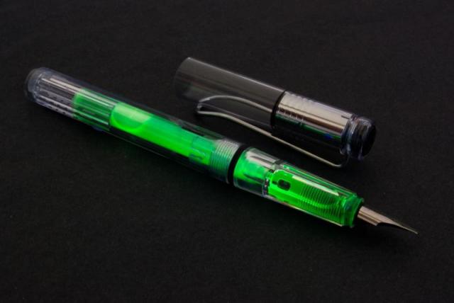 lamy safari neon lime