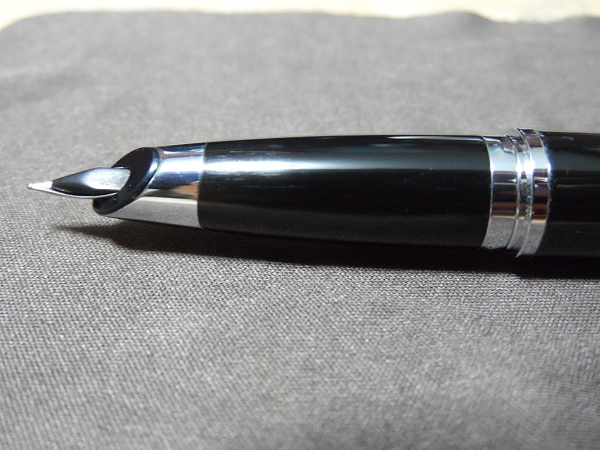 Sheaffer Taranis Medium Nib Fountain Pen, Stormy Night, Chrome Trim  (E0944053-PB2)